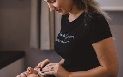 Wiping Brows - Waxing